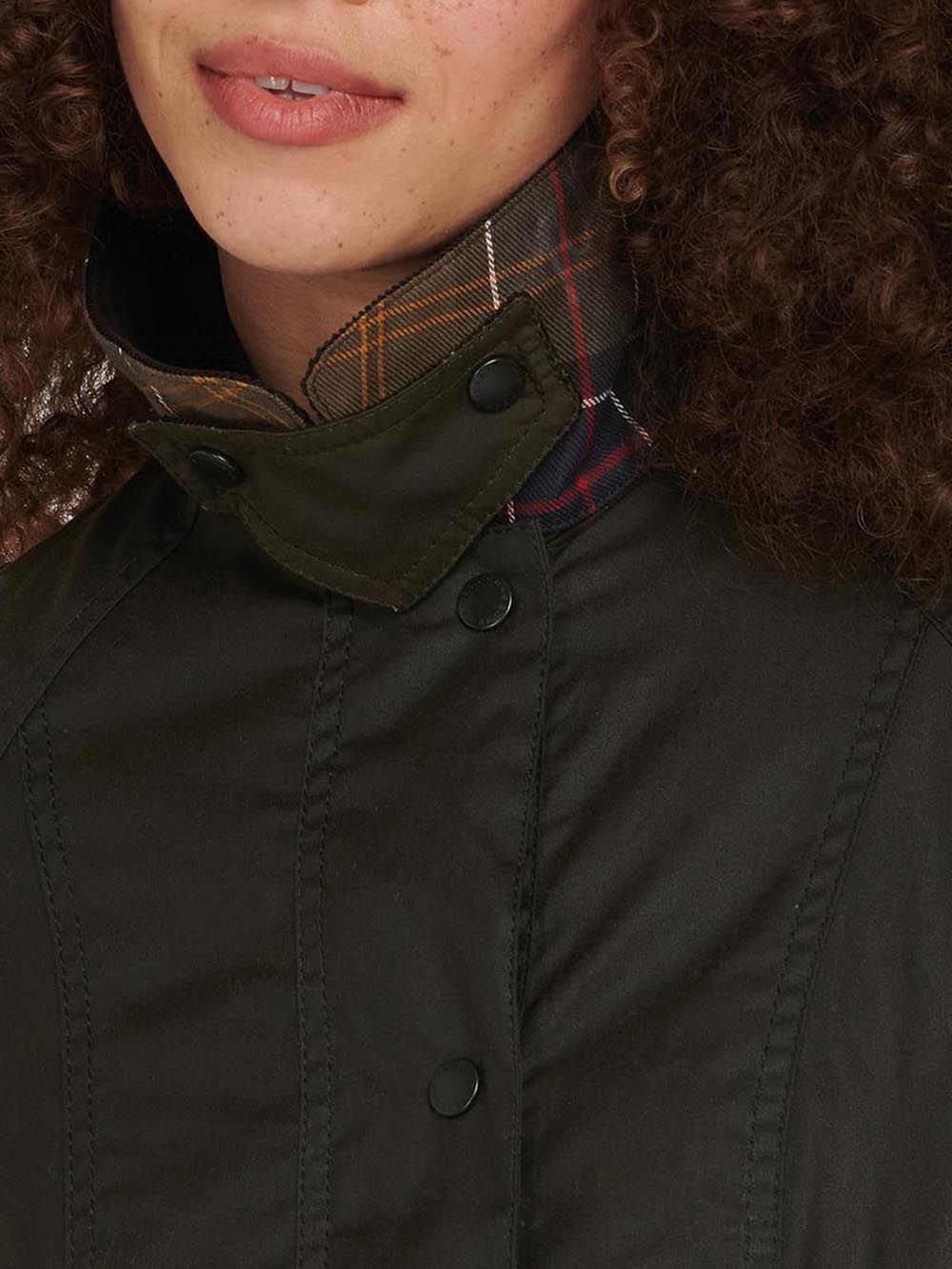 CLASSIC BEADNELL WAX JACKET Barbour Giubbino Donna Lwx0668 Verde oliva